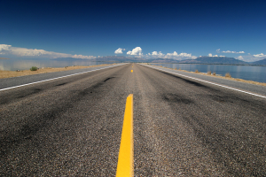 ROUTE VERS ANTELOPE ISLAND,UTAH_USA
